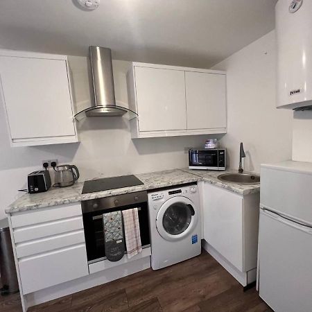 Apartamento Star London Vivian Avenue 1-Bed Hideaway With Garden Hendon Exterior foto